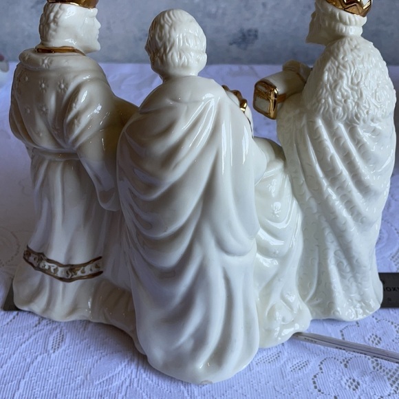 Nativity Scene Christmas Lamp Cream Gold - Picture 12 of 16